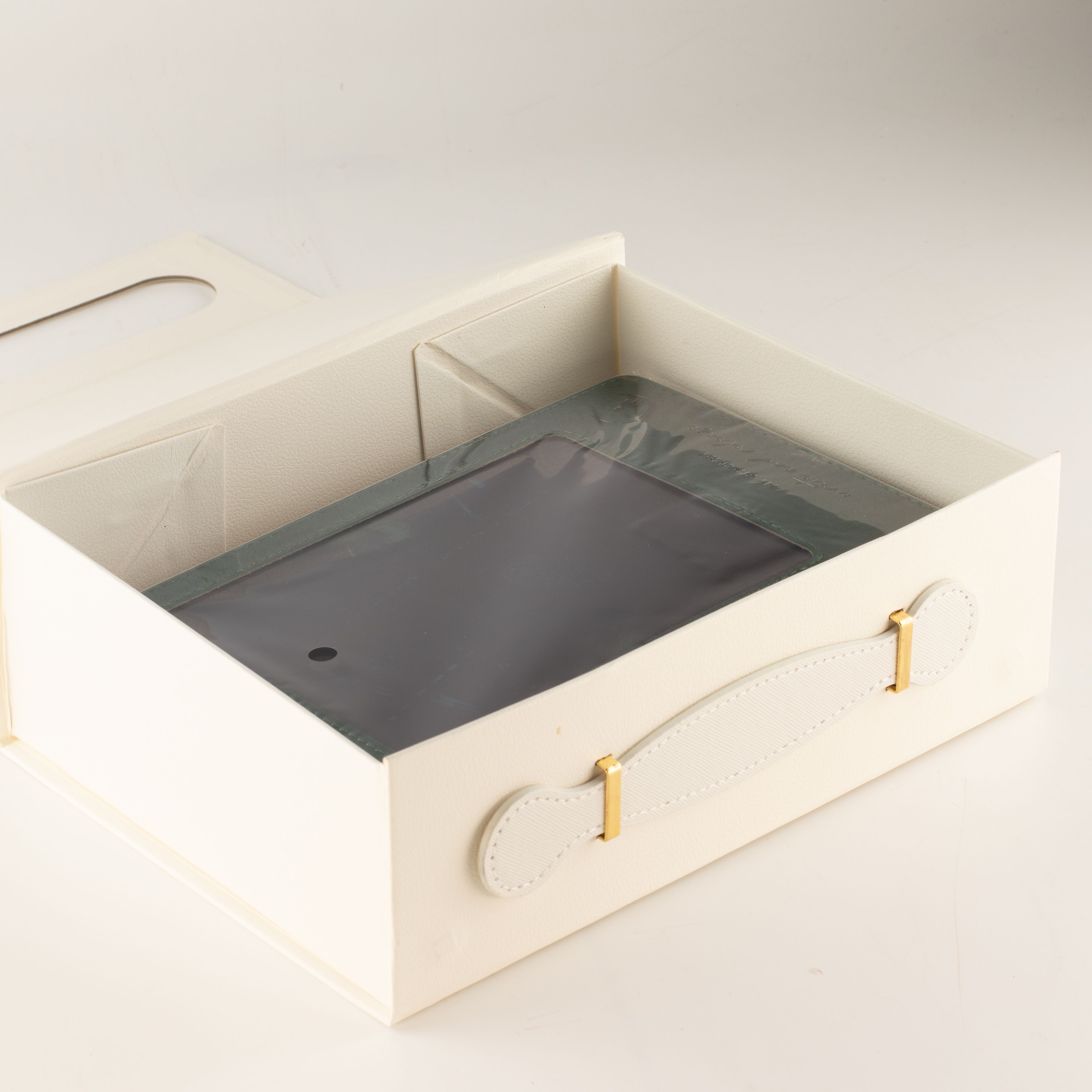 Flat Pack Gift Box - Med Hamper  (24x18.2x8cm) - White