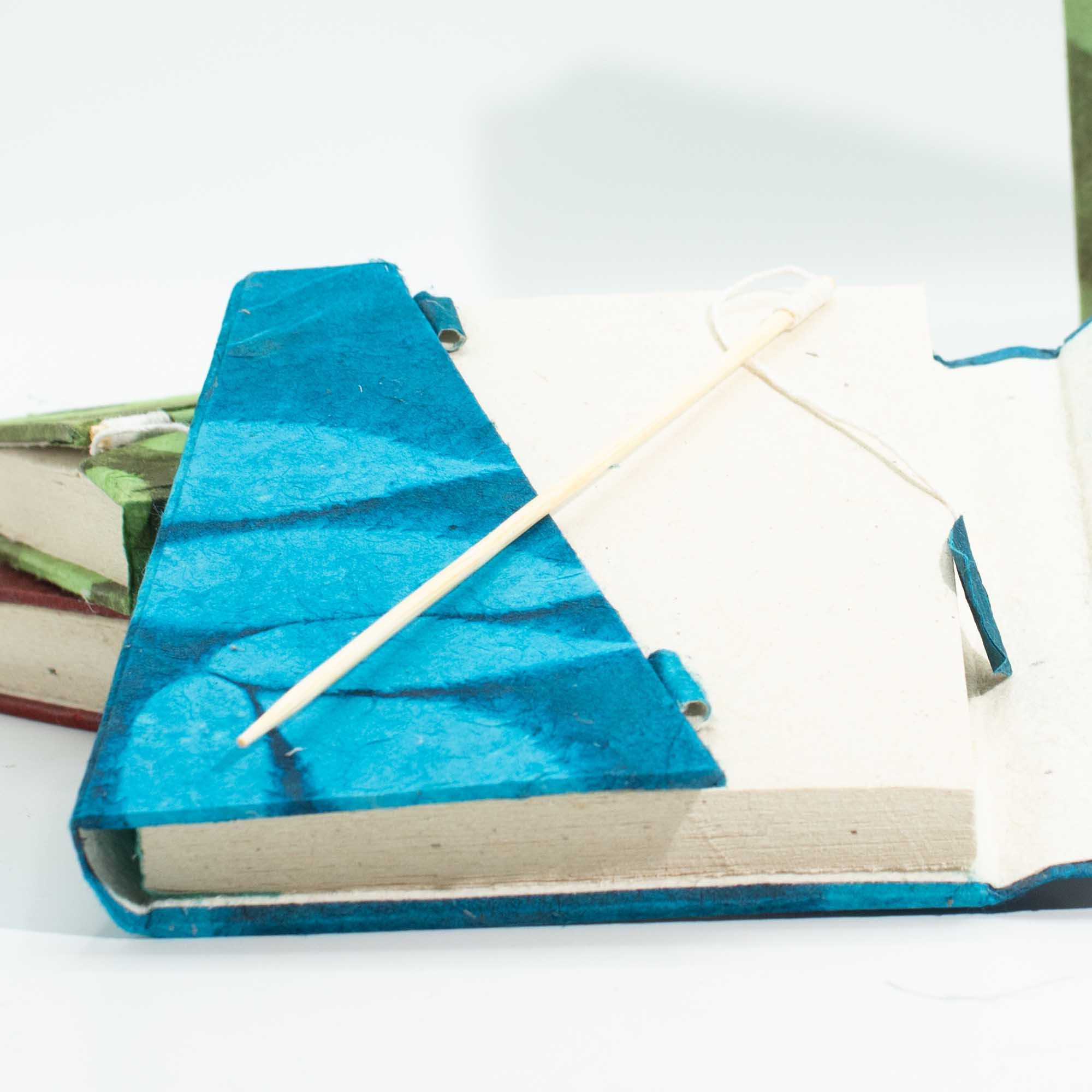 Lokta Bold Floral Bamboo Lock Notebook – Medium (15x12cm) – 45 Leaves – Midnight Blue