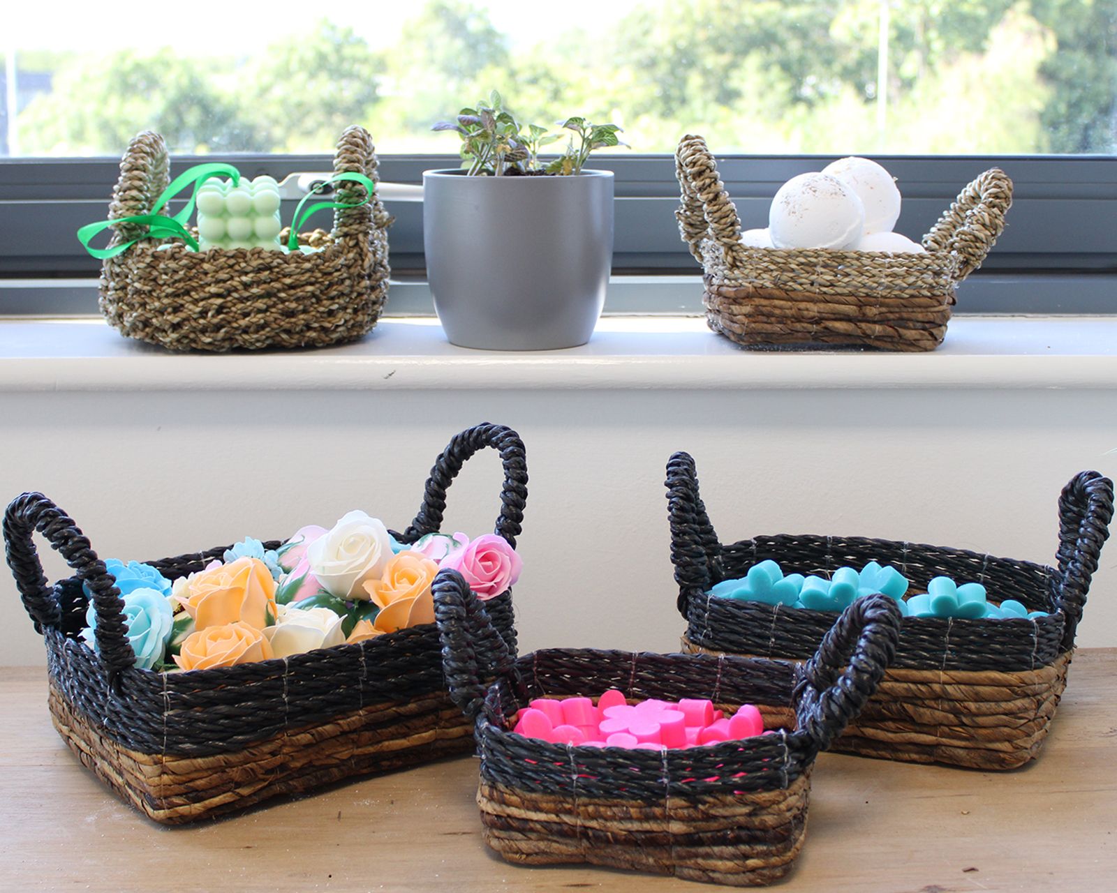 Banana Leaf & Hitam Raffia Square Basket- Set of 3