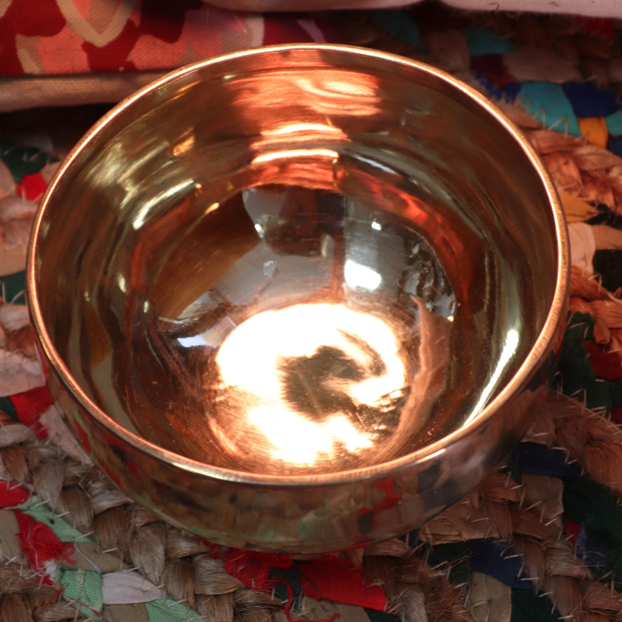Large Shining Bell-Metal Handmade Singing Bowl (approx 850g) - 17cm